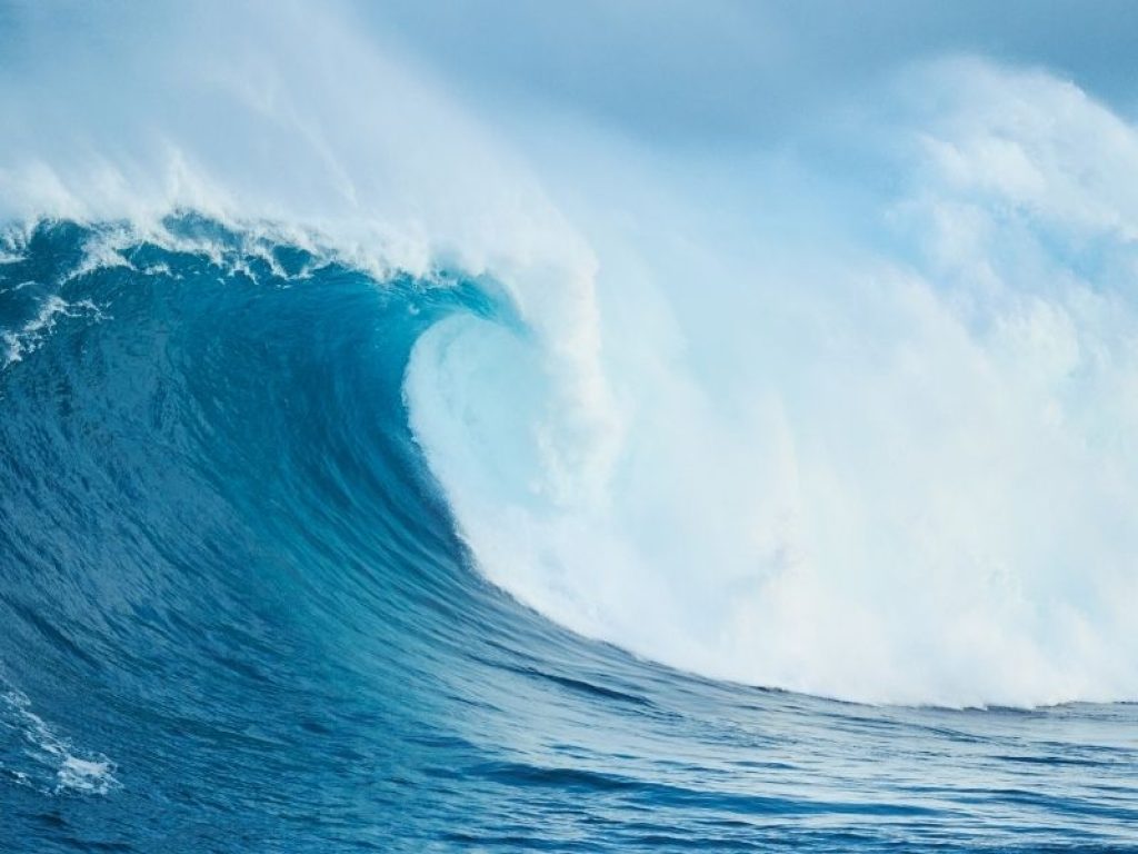 What does it mean to dream of a tidal wave?
